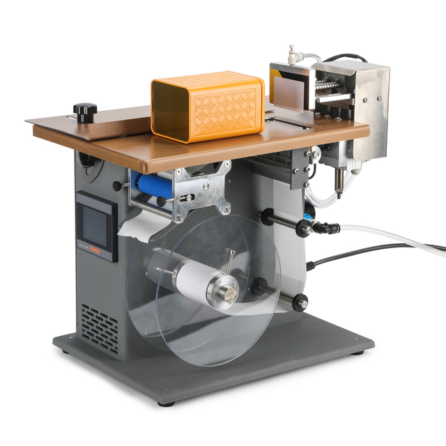Flat Surface Suction Labeling Machine